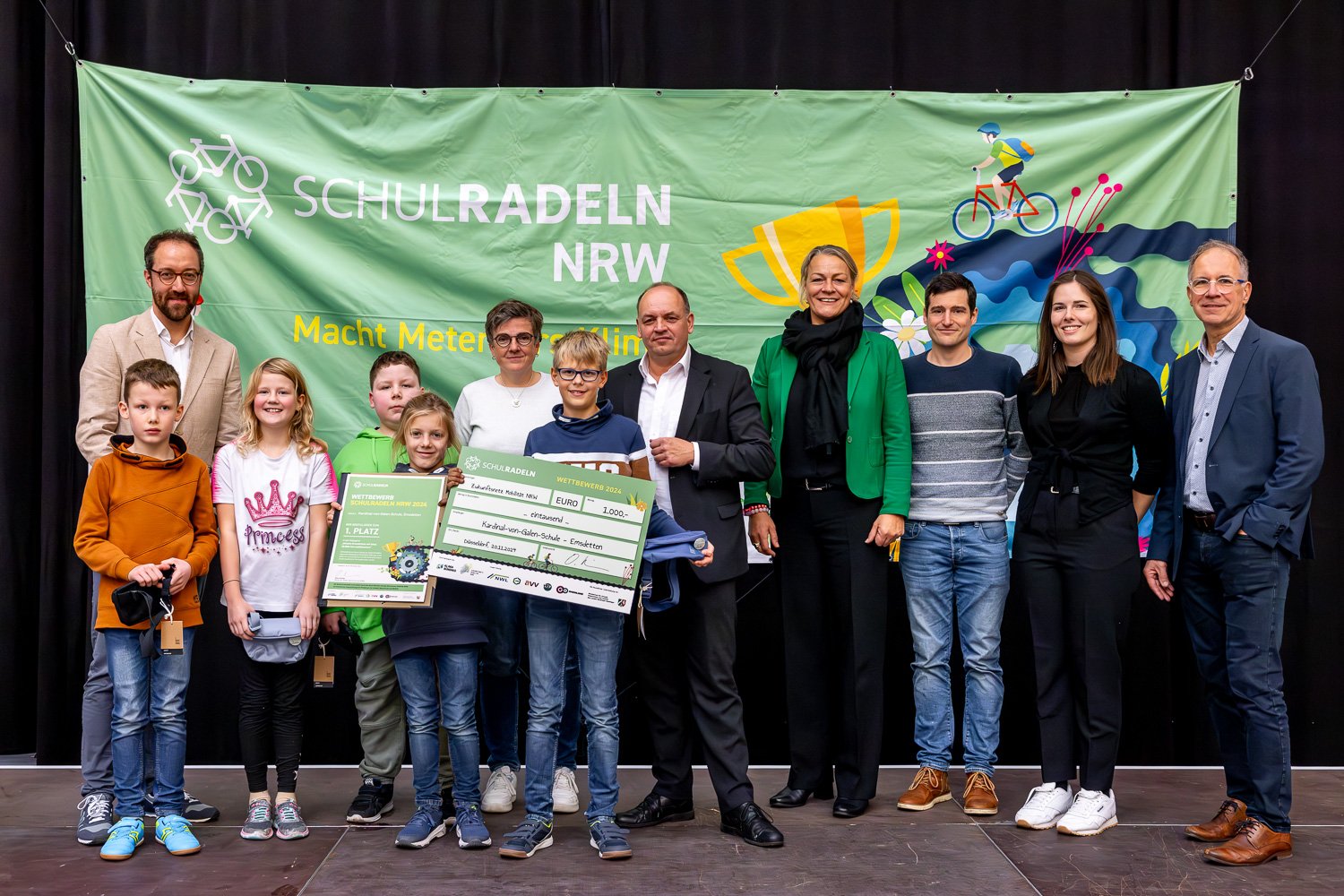 Preisverleihung Schulradeln NRW 2024 am 20.11.2024 in der Abenteuerhalle Köln Kalk ©Smilla Dankert