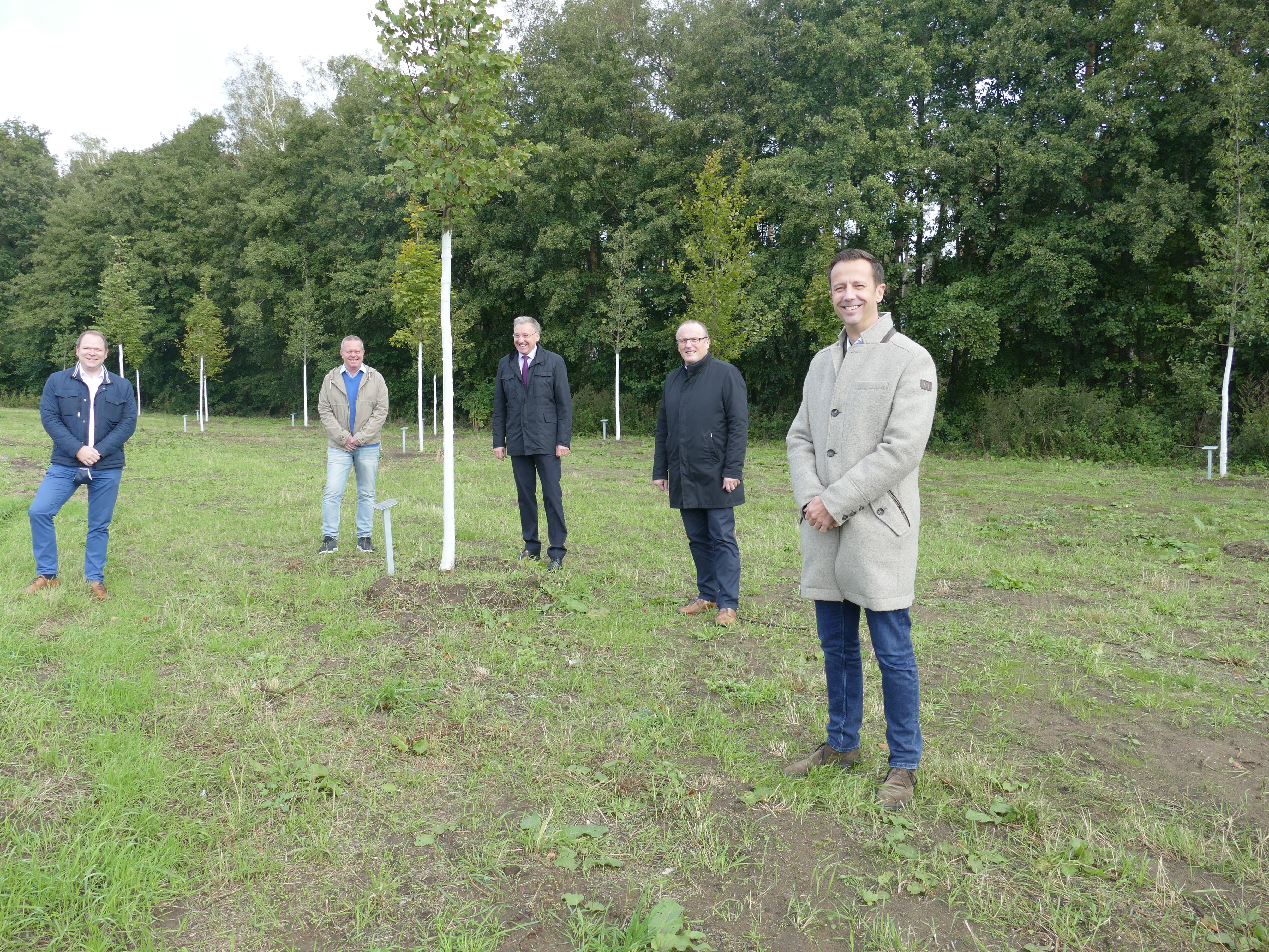 Foto v.l.n.r.: 
•	Lars Goldenberg, Personalleiter Dometic Germany GmbH
•	Ulrich Wüller-Rademacker, Prokurist Wüller Metallverarbeitung GmbH & Co. KG
•	Bürgermeister Georg Moenikes
•	Elmar Leuermann, Erster Beigeordneter Stadt Emsdetten
•	Jörg Ortmeier, Geschäftsführer TWE Group GmbH

