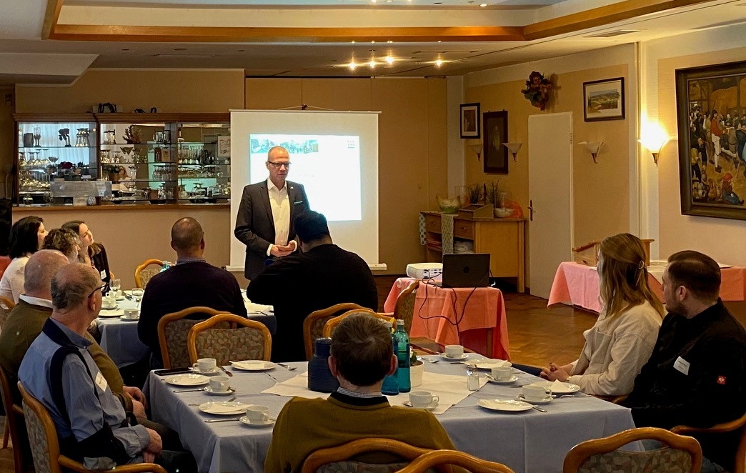 Bürgermeister Oliver Kellner beim Innenstadtfrühstück.